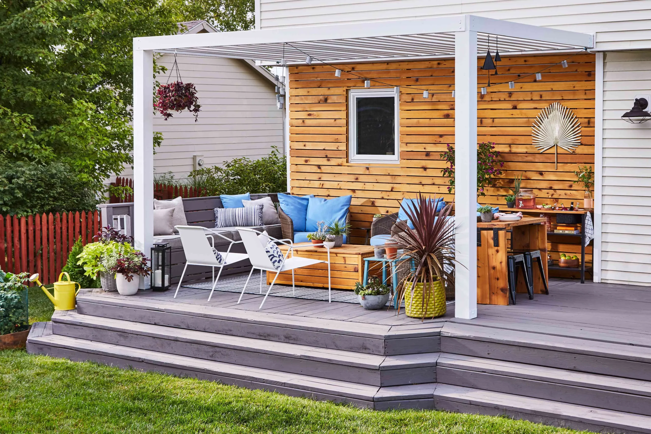 COMPARING DECK AND PATIO COVERING DESIGNS – WHICH ONE IS RIGHT FOR YOU?