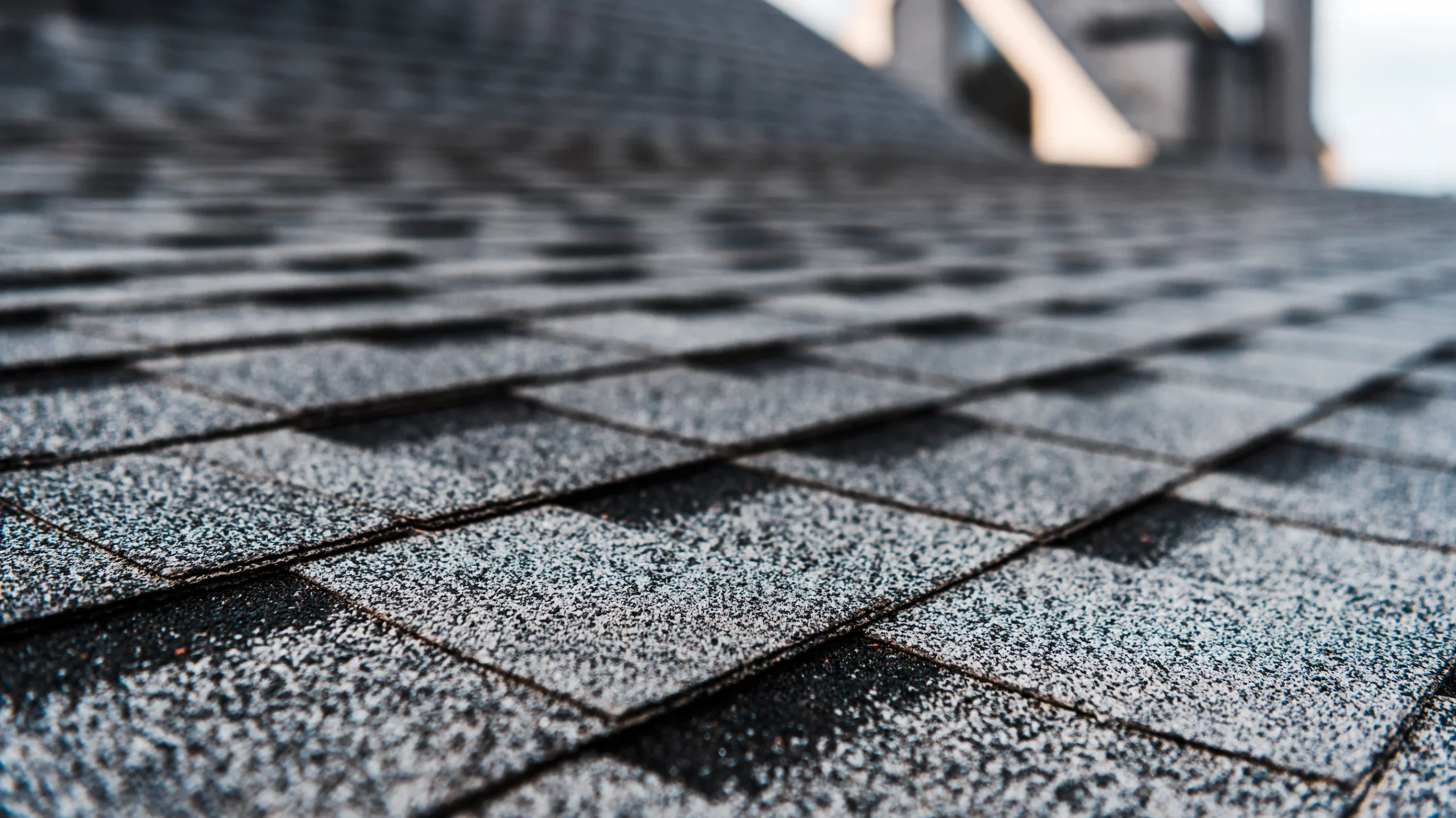 HOMEOWNER OR CONTRACTOR: WHO PICKS THE ROOF COLOUR?