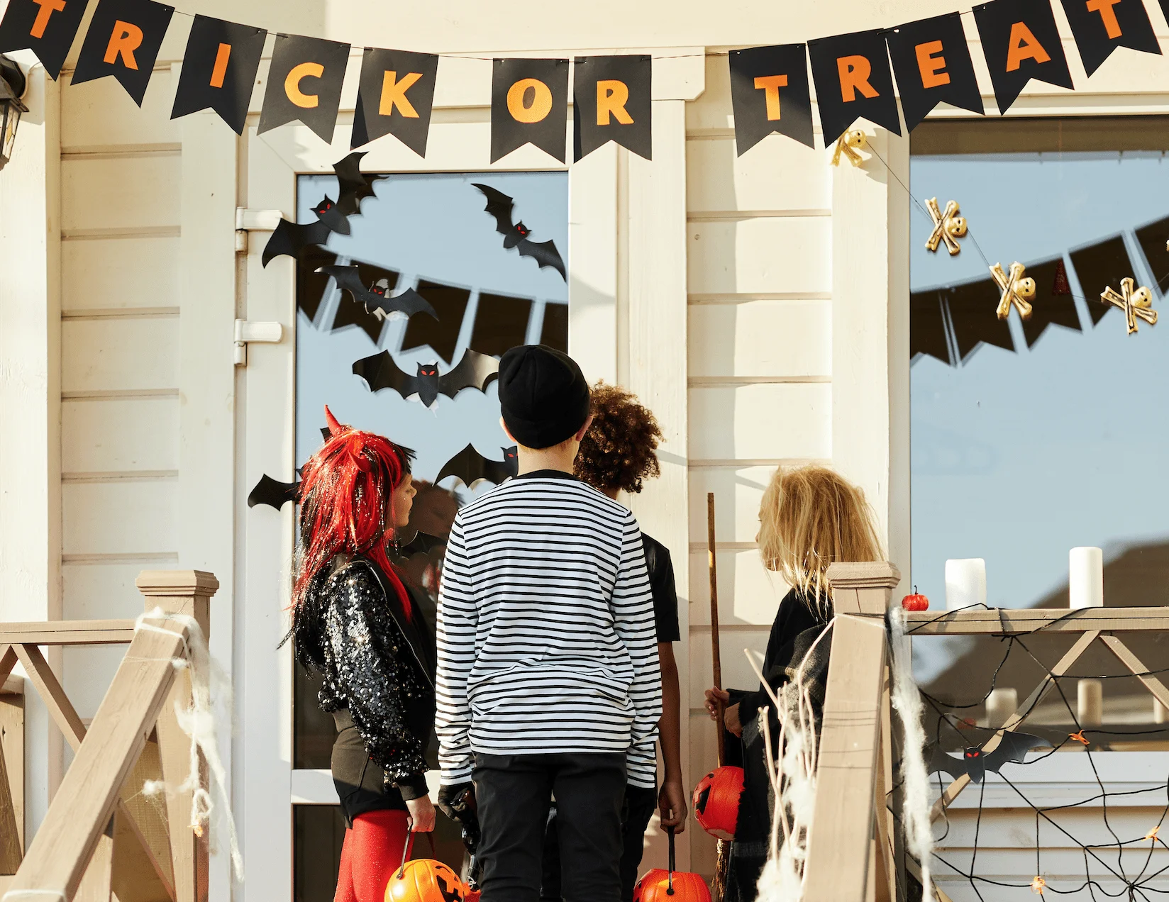 HALLOWEEN ROOF DECORATING SAFETY TIPS